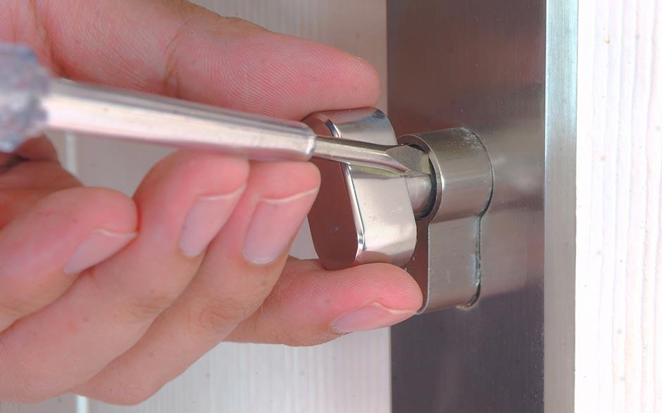 réseau serrurier dépannage Le Mesnil-le-Roi